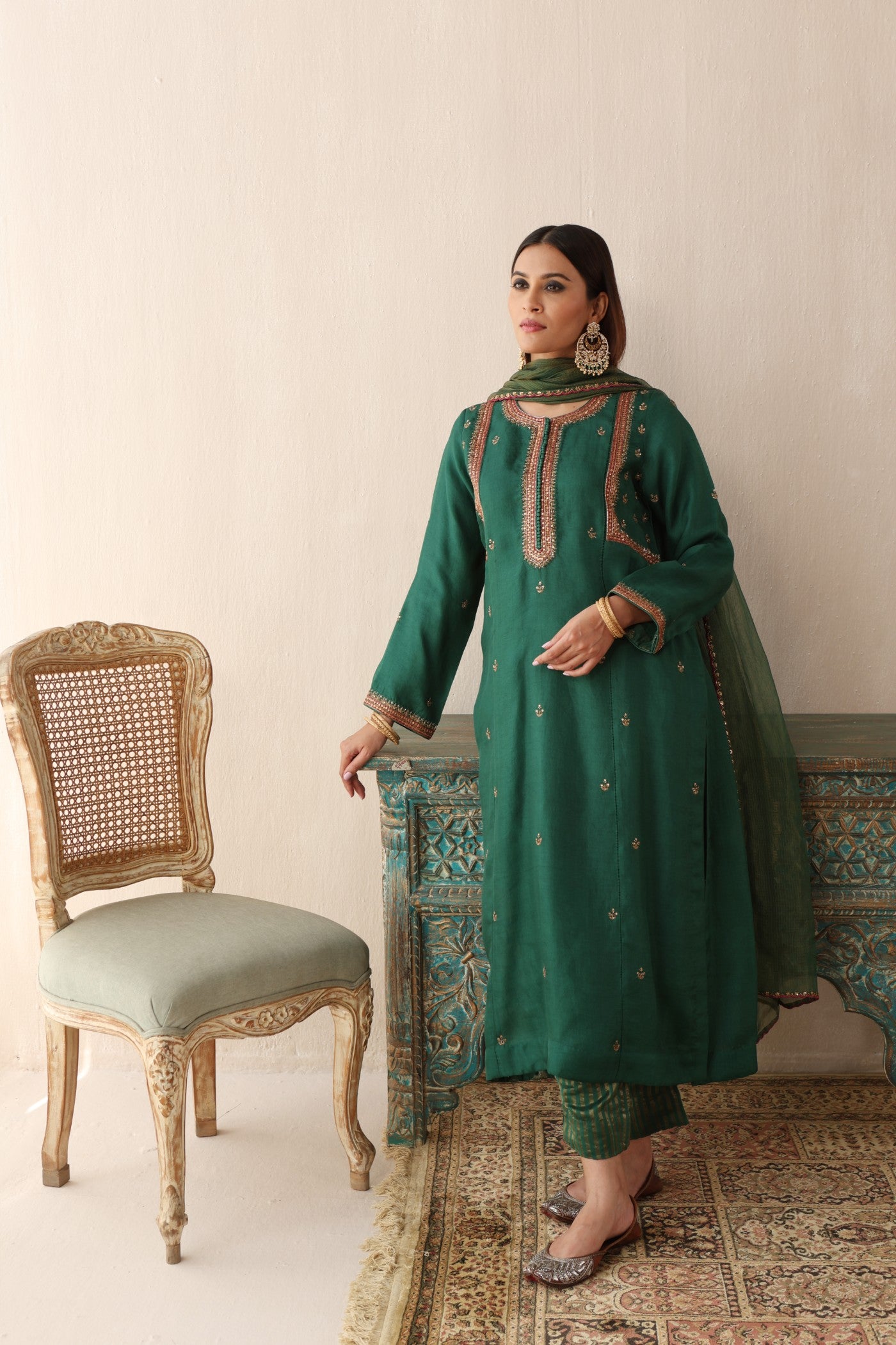 AMAZON-GREEN HAND-EMBROIDERED PURE SILK-ORGANZA KURTA-PANTS SET