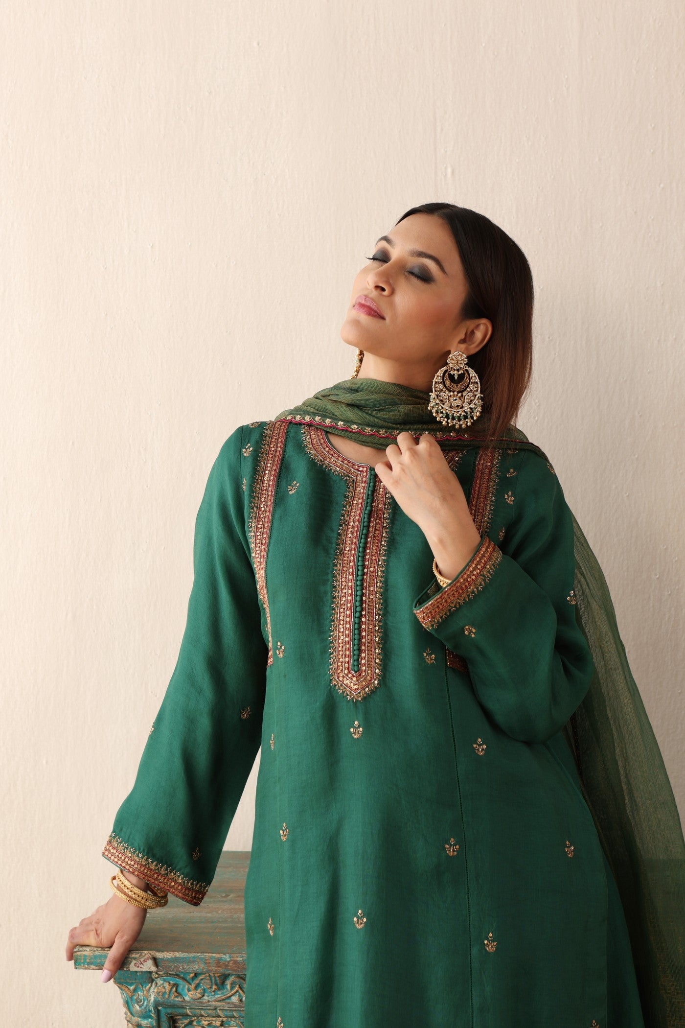 AMAZON-GREEN HAND-EMBROIDERED PURE SILK-ORGANZA KURTA-PANTS SET