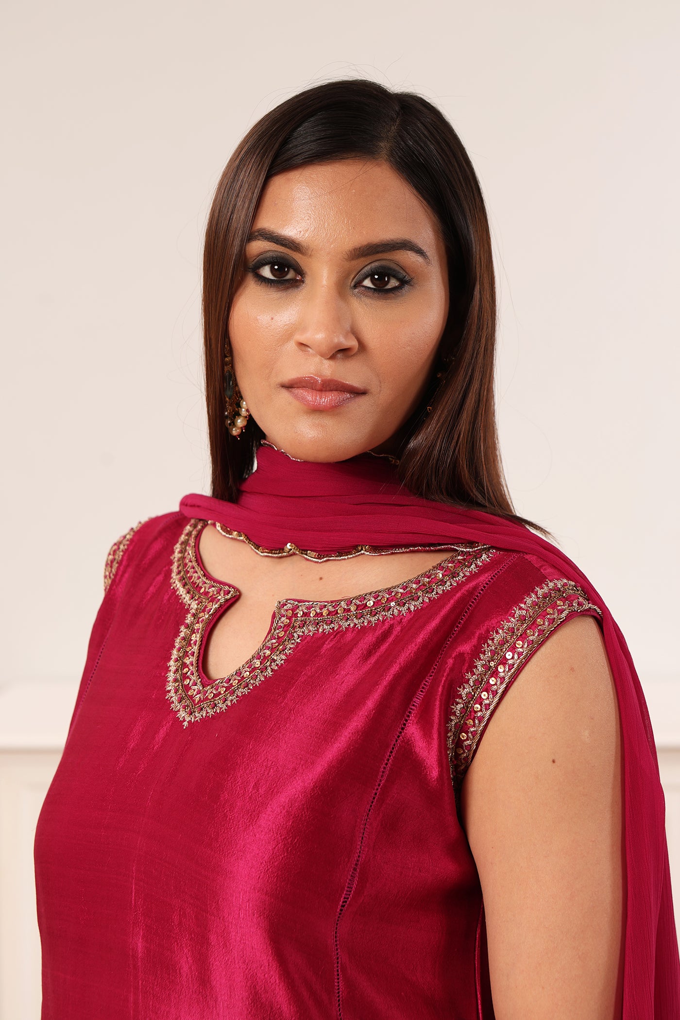 Majenta-Pink Hand-Embroidered Handloom Pure Silk Sleeveless Kurta-Pants Set