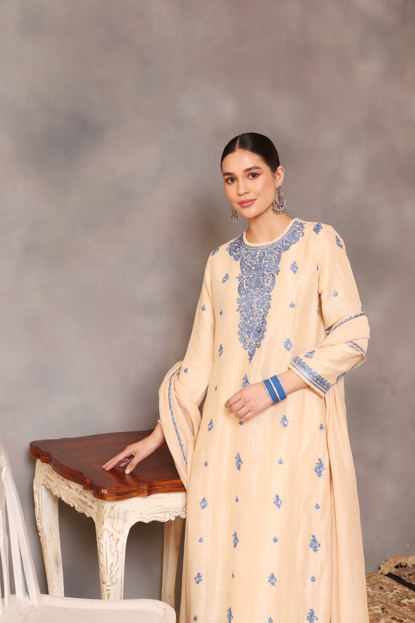 Hand Embroidered Ecru Pure Silk Linen Kurta Pants Set (Blue Embroidery 1)