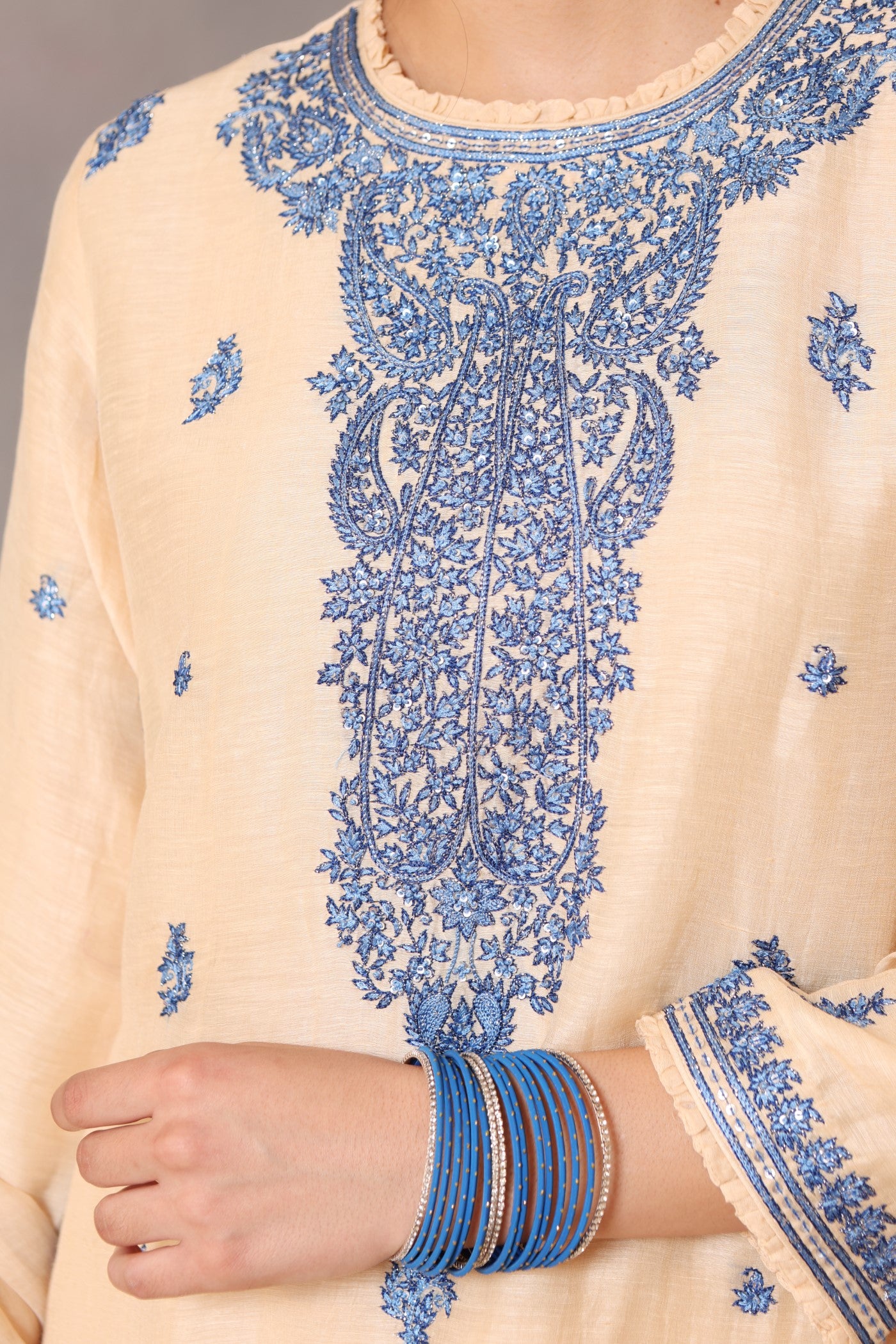 Hand Embroidered Ecru Pure Silk Linen Kurta Pants Set (Blue Embroidery 1)