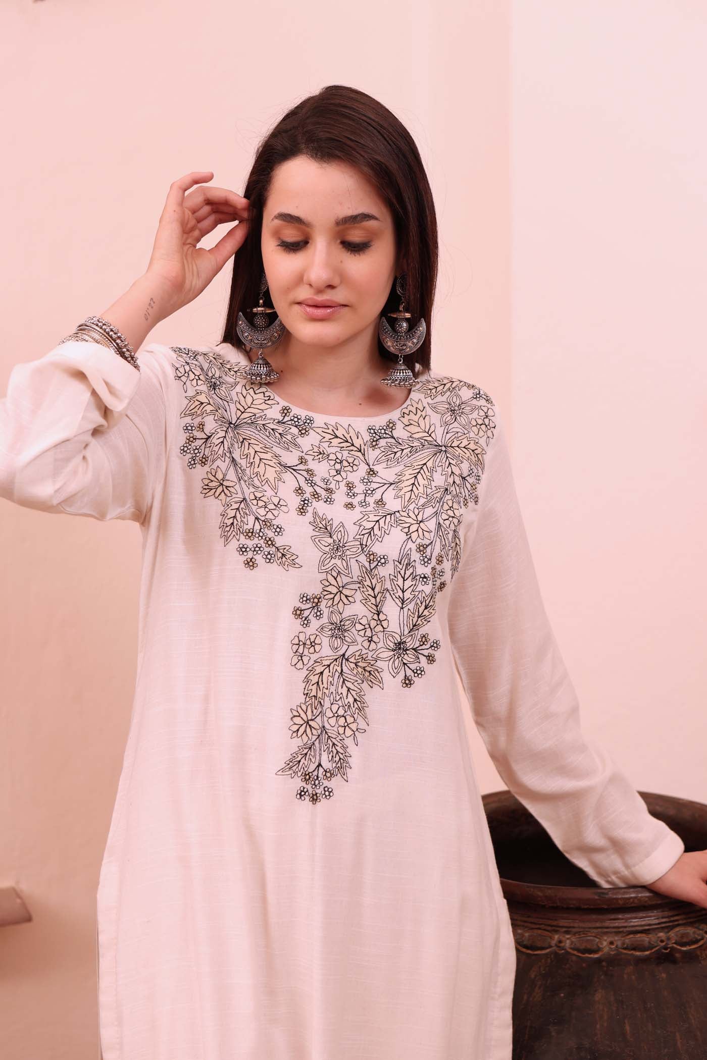 Ivory Embroidered (Applique & Cuwork) Pure Cotton Slub Kurta-Pants Set