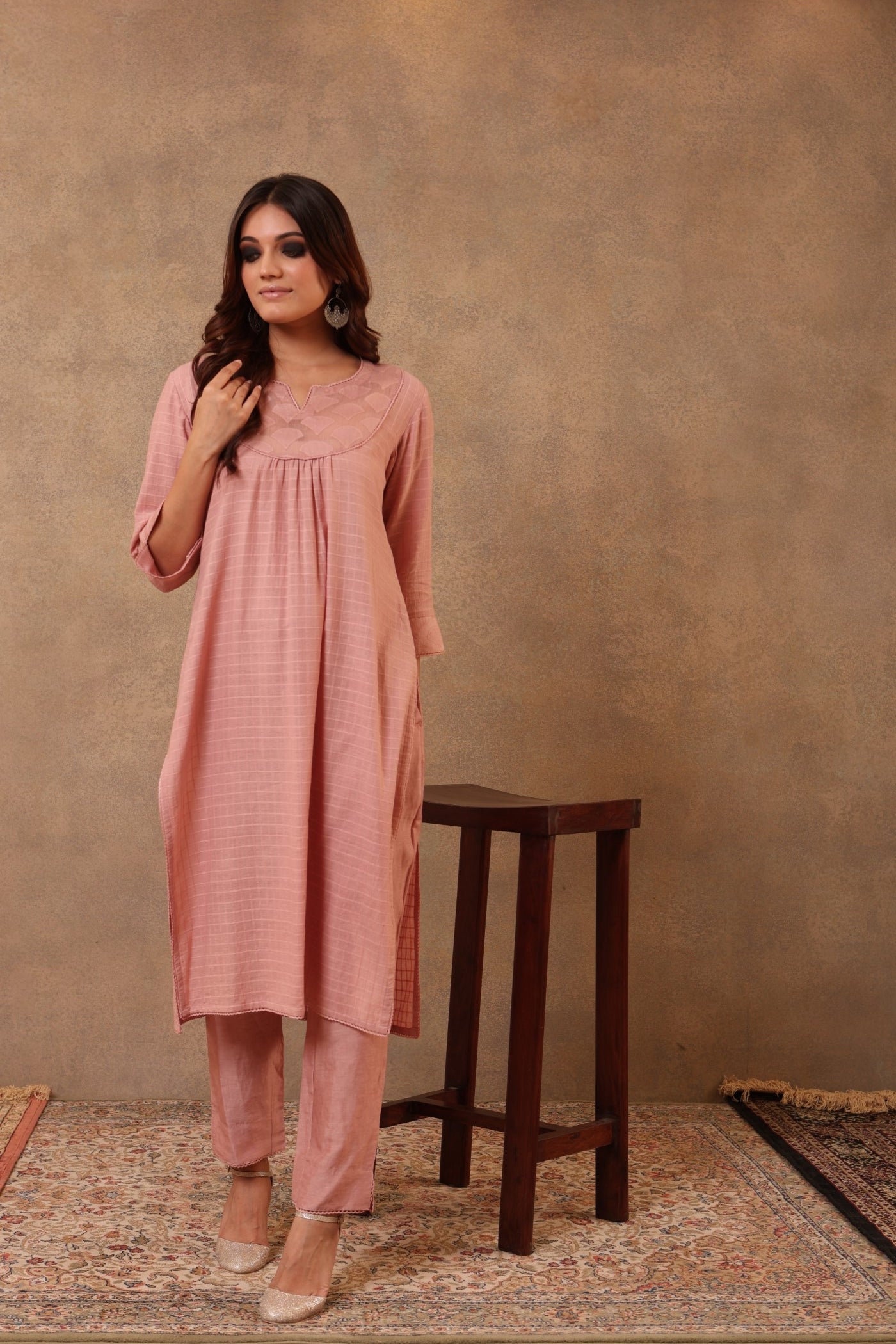 Old-Rose Co-Ord Set: Handloom Pure Cotton With Self-Checks Long Tunic Paired With Linen Blend (Viscose) Trousers