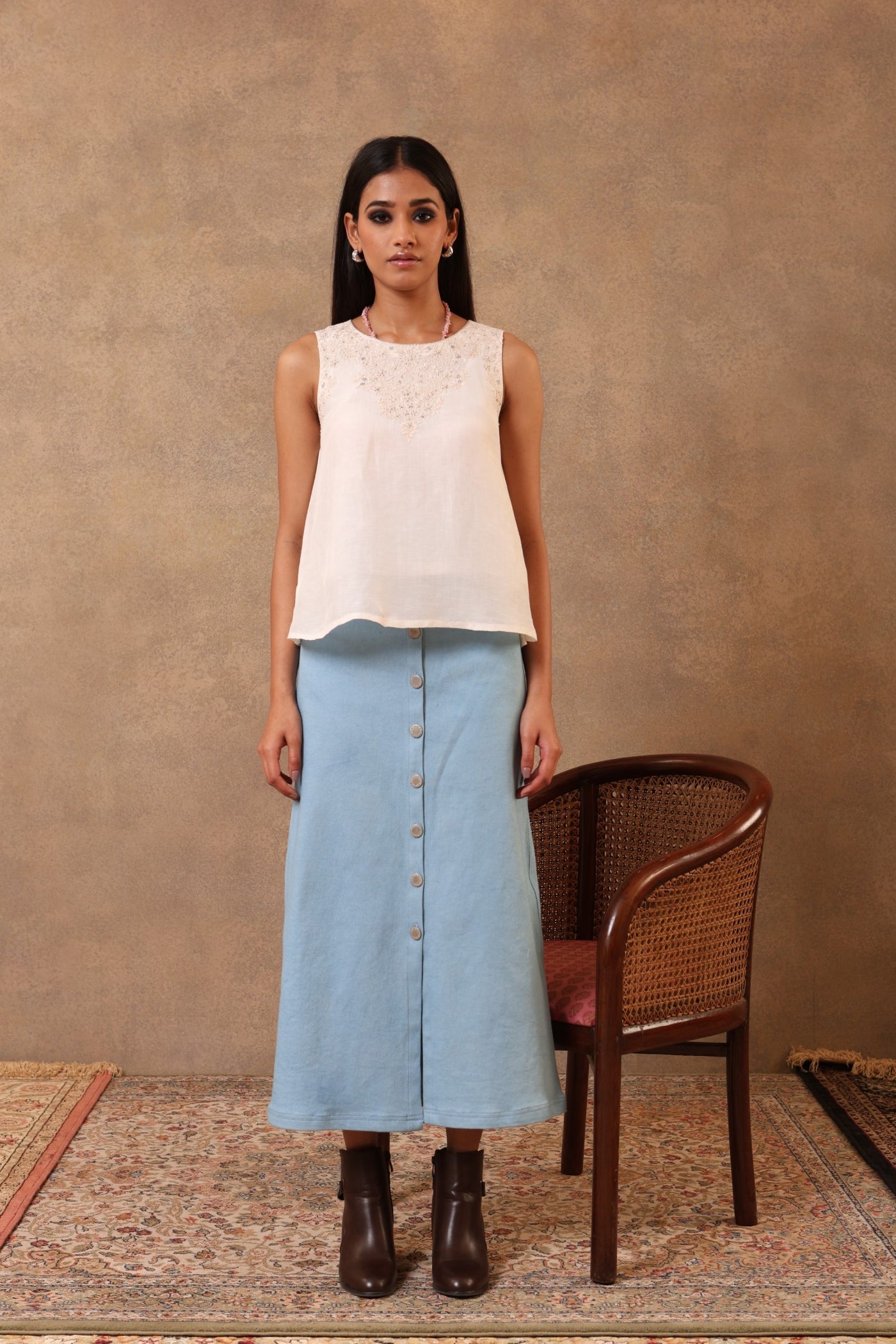 Ivory Hand-Embroidered Handloom Pure Linen-Silk Short Blouse (Without Sleeves) With Threadwork Detail